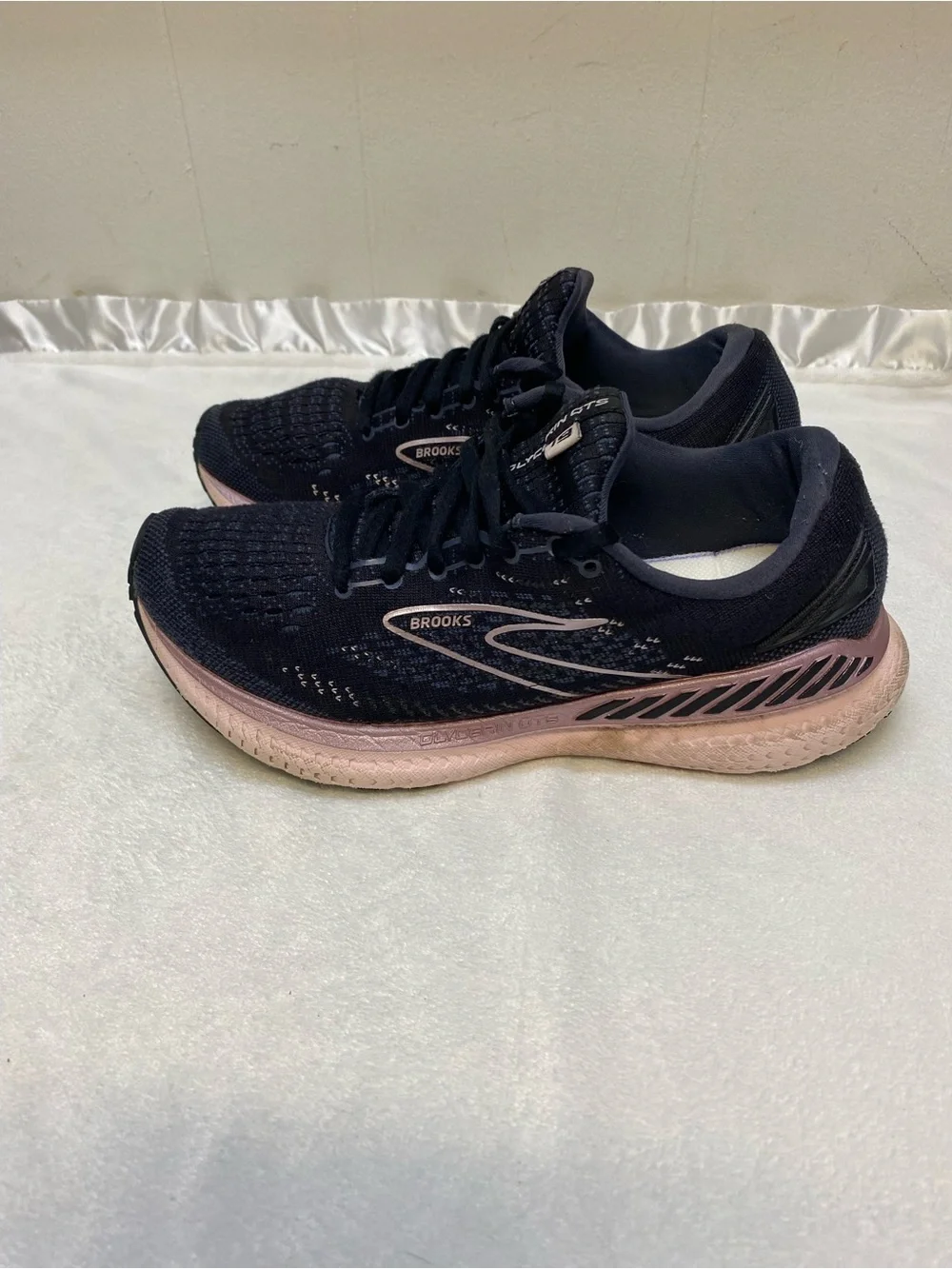 Brooks Womens Glycerin 19 Charcoal Pink Running Athletic Shoes Size 7 medium B